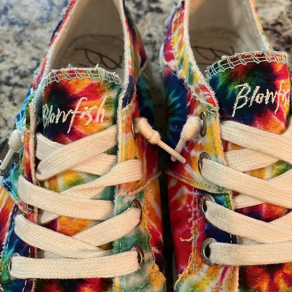 Blowfish Malibu Women's Tie-Dye Low Top Sneakers - Multicolor - Picture 13 of 15